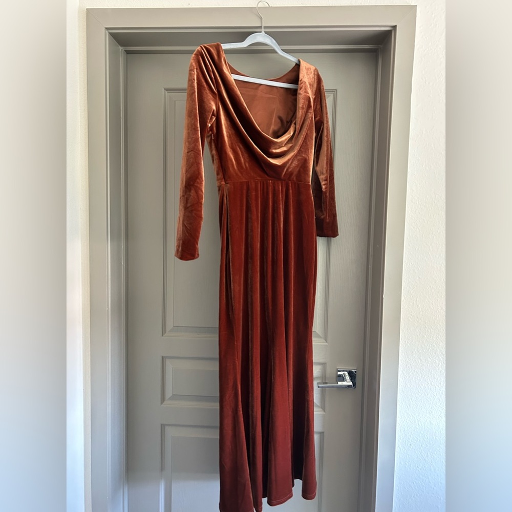 Reverly Velvet Gemma Dress in Rust size 6 petite